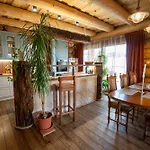 Zrub Krivan With Mountain View Lodge *