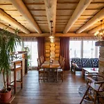 Zrub Krivan With Mountain View Lodge *