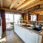 Lodge Zrub Krivan With Mountain View *
