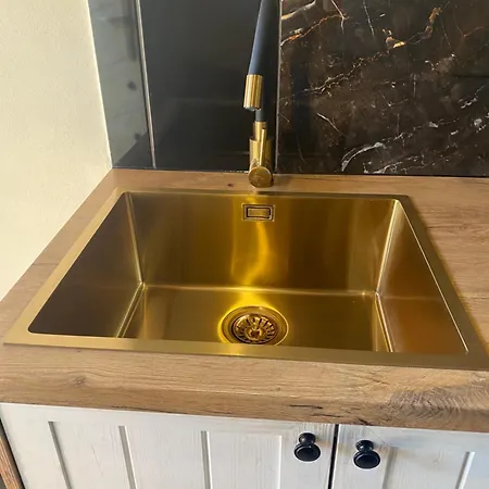 Zrub Krivan Drevena S Vyhladom Na Tatry Chata