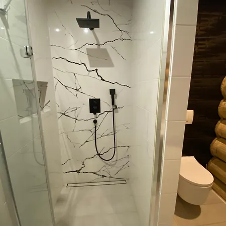 Zrub Krivan Drevena S Vyhladom Na Tatry