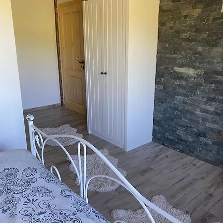 Zrub Krivan Drevena S Vyhladom Na Tatry