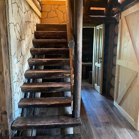 Zrub Krivan Drevena S Vyhladom Na Tatry *