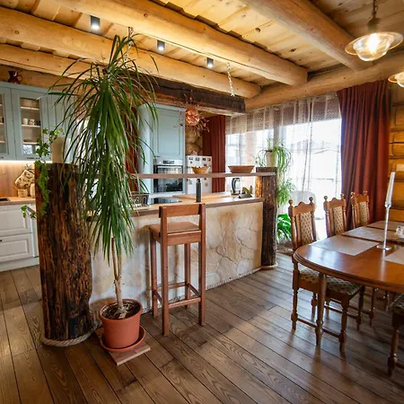 Zrub Krivan With Mountain View Lodge *